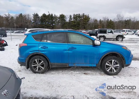 2017 Toyota Rav4 Xle z USA, uszkodzony, nr VIN JTMRFREV6HD220584